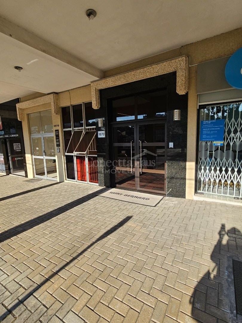 Apto 67 m , térreo, semi-mobiliado, 01 vaga coberta, sacada co...