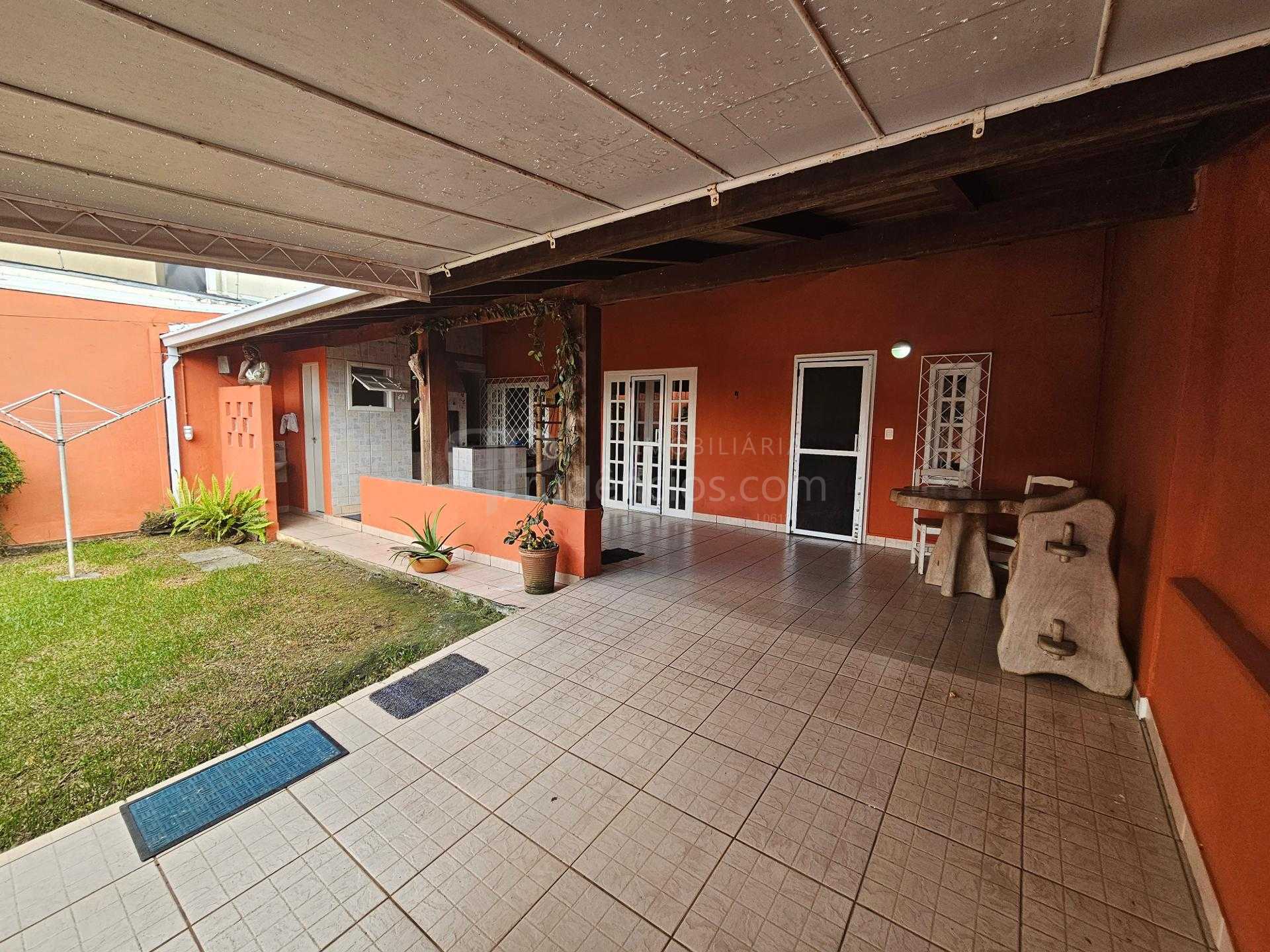 Casa Bairro Alto 153 m   3 qtos 1 ste  no terreo, 2ª Casa 50 m...