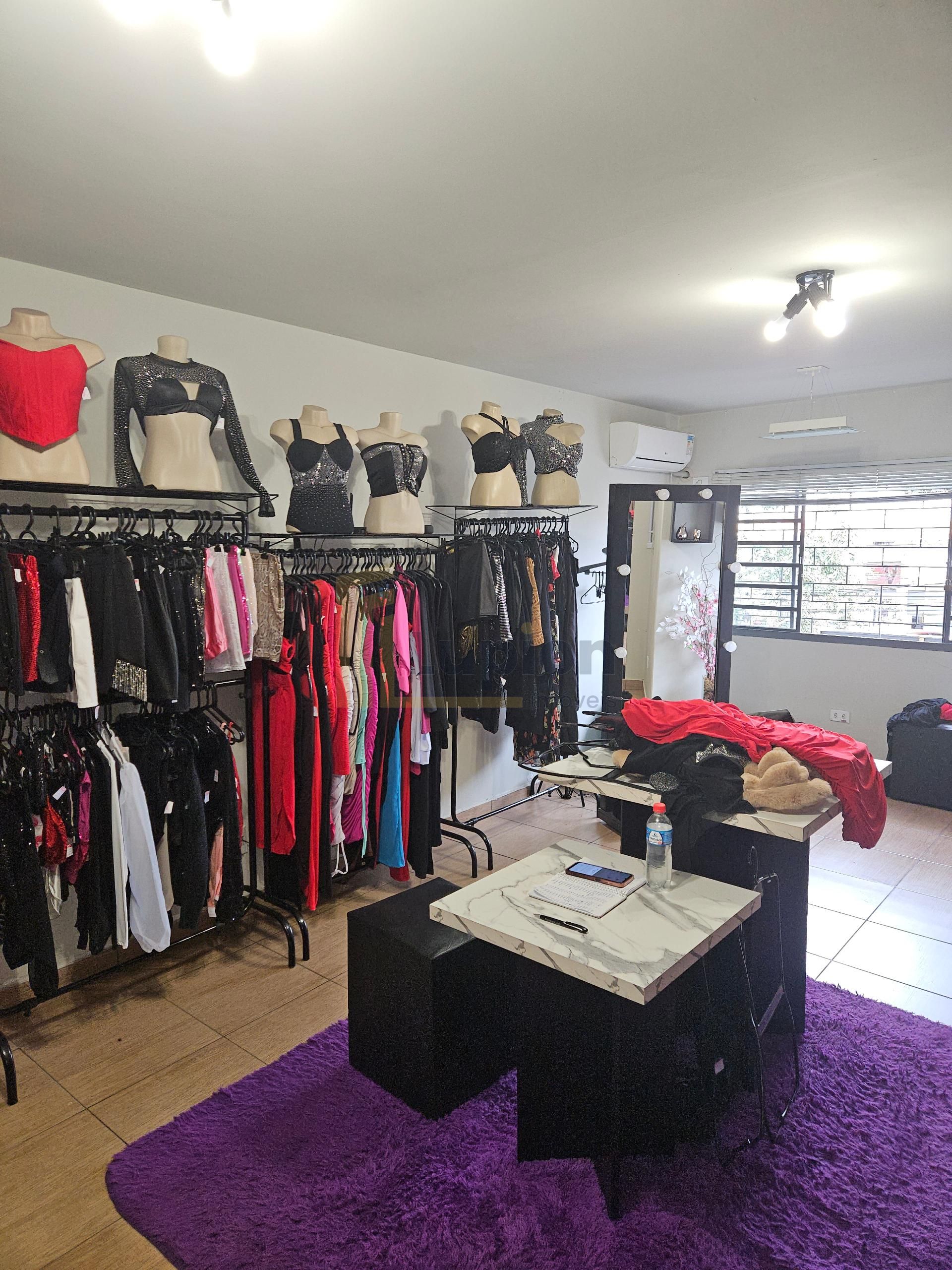 Sala comercial -Novo Mundo-,30 m2 rua Pedro  Zagonel R  150 mil