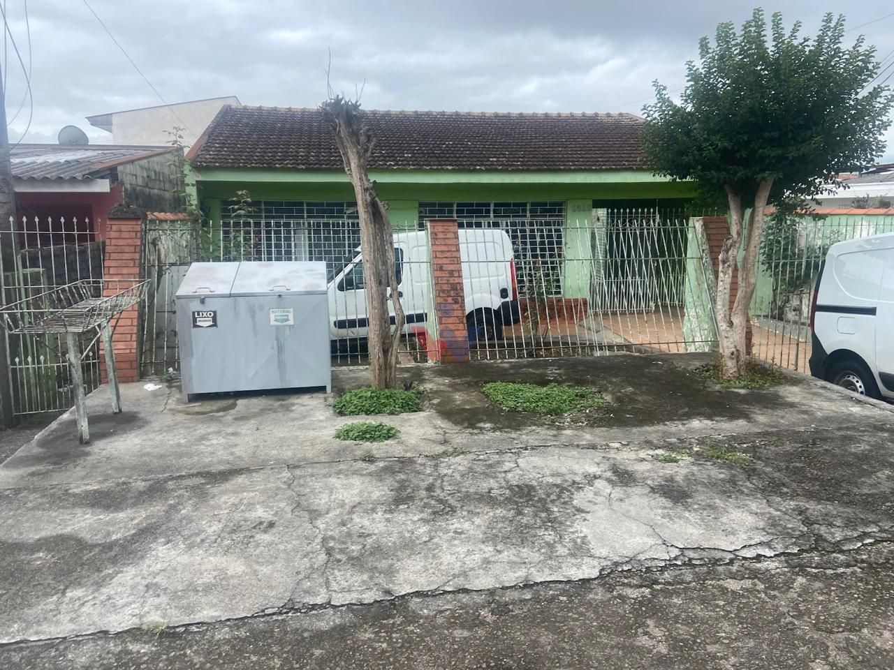 Terreno 500m   10x50 , 1 casa   4 kitinetes, excelente investi...