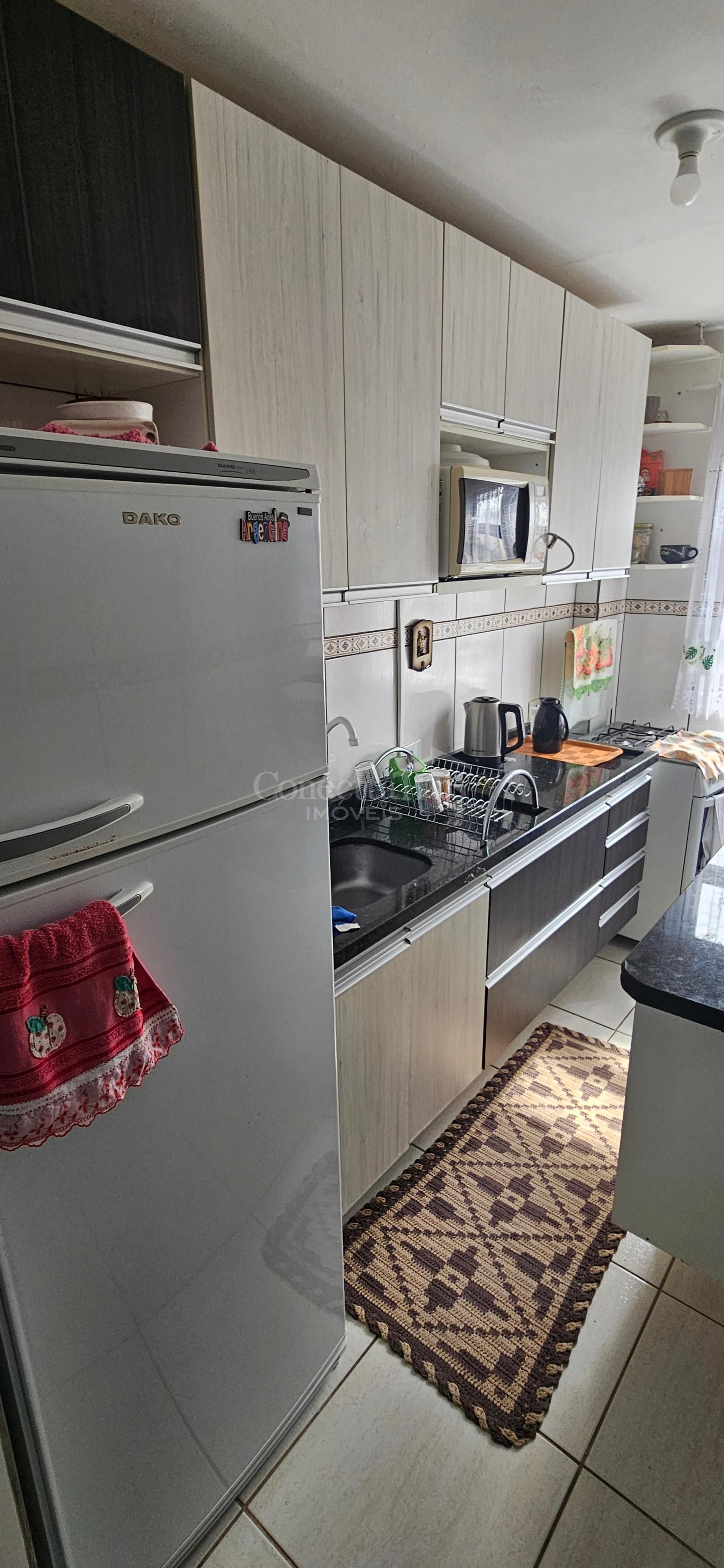 Apto 47 m2- Sta Candida, 02 qtos, 01 vaga, face norte, R  180 mil