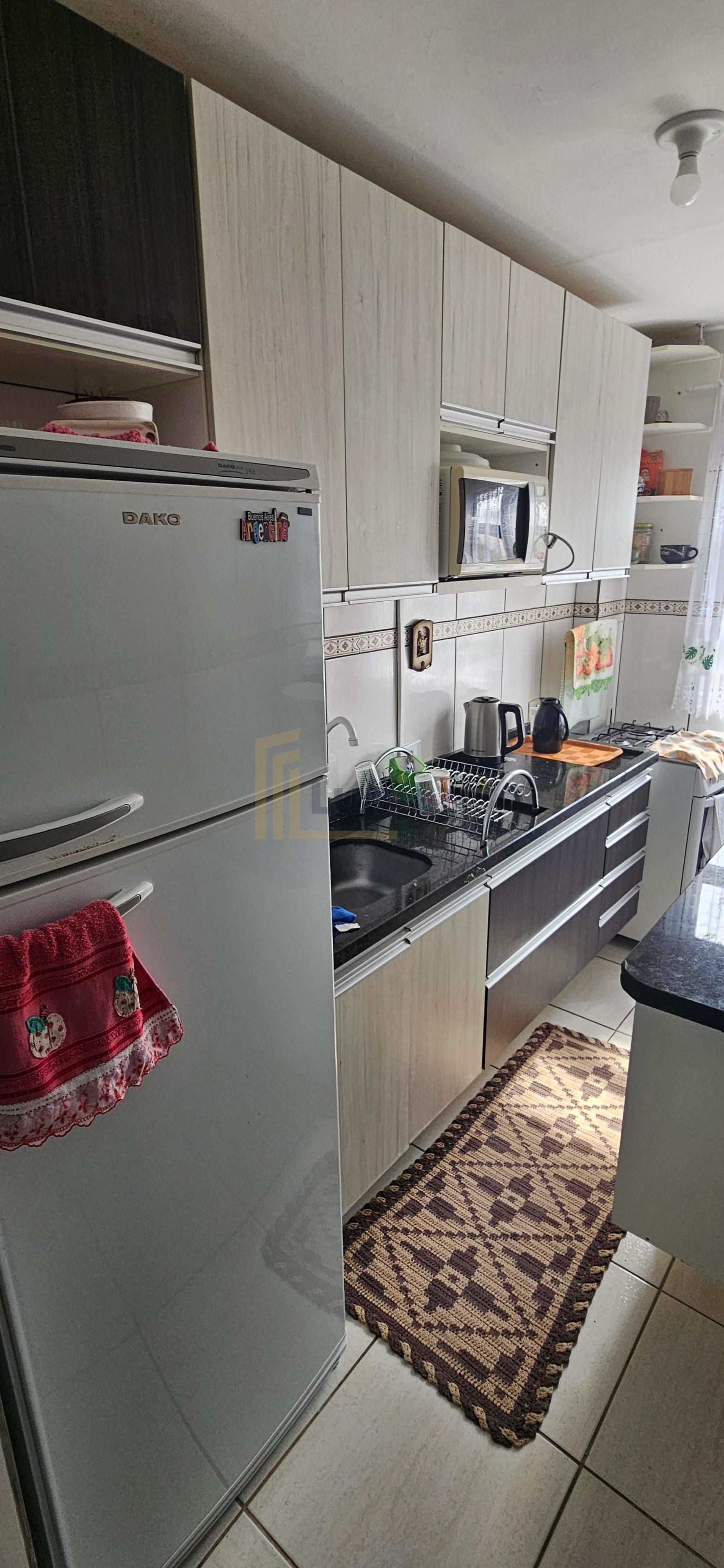 Apto 47 m2- Sta Candida, 02 qtos, 01 vaga, face norte, R  180 mil