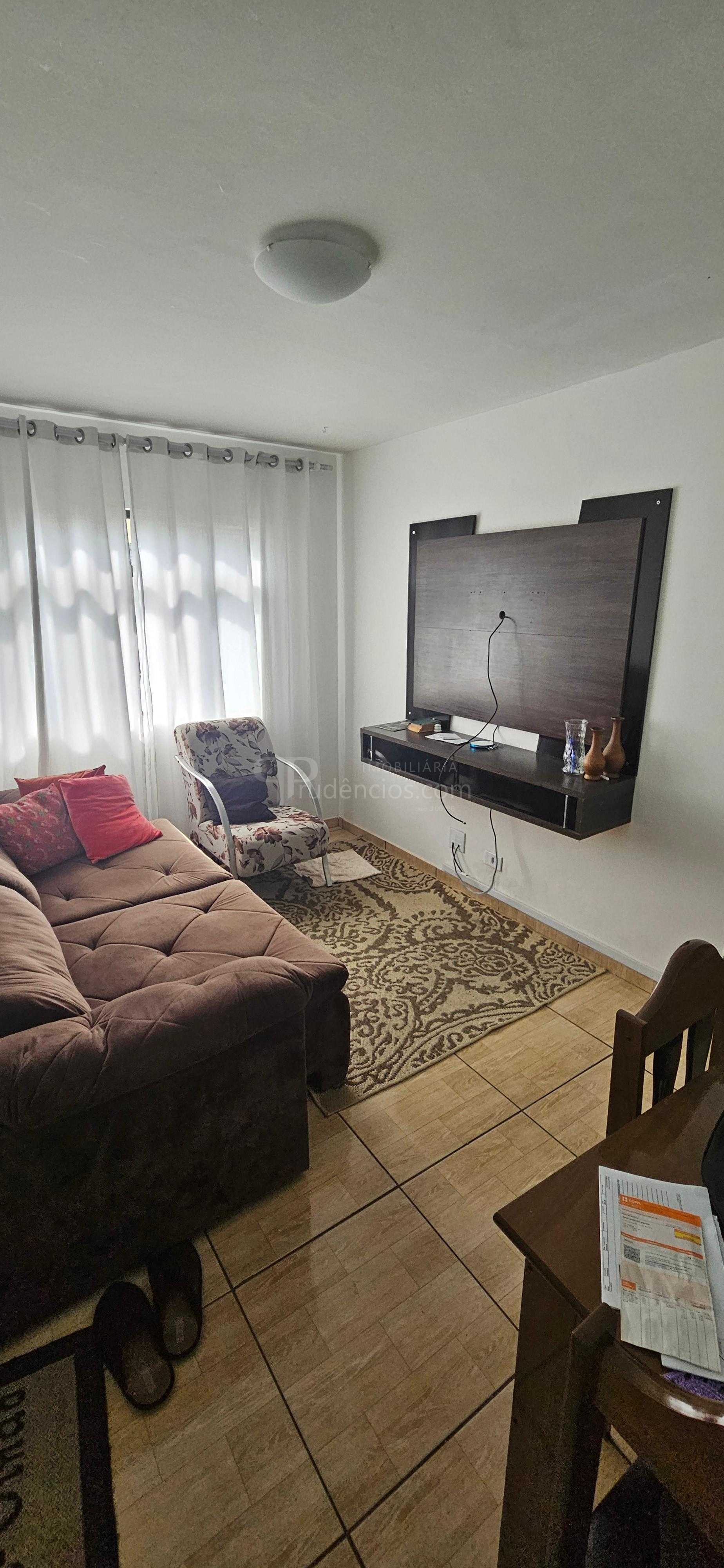 Apto 47 m2- Sta Candida, 02 qtos, 01 vaga, face norte, R  180 mil