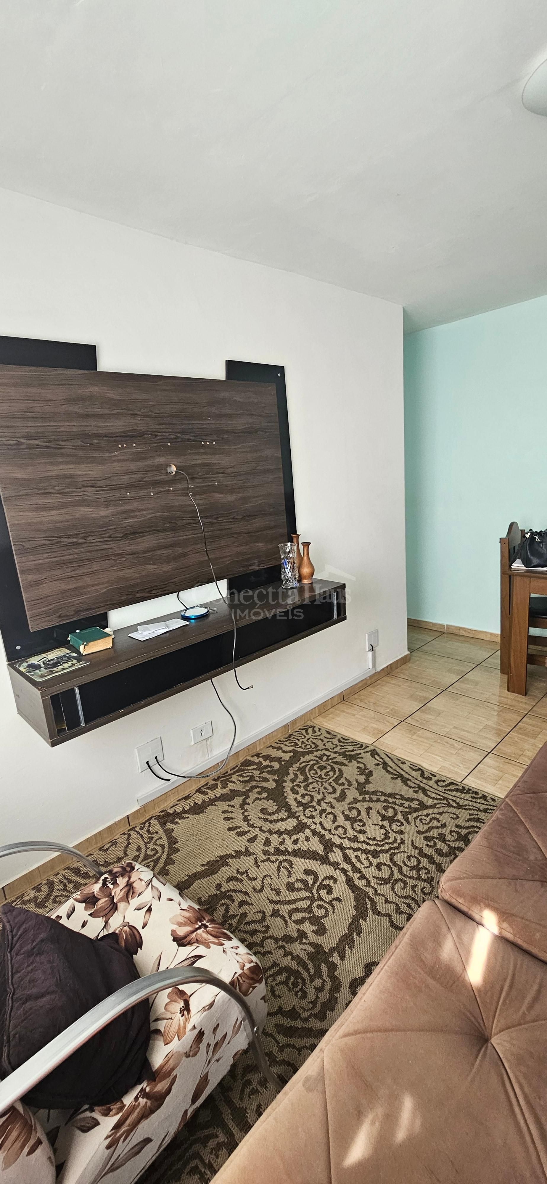 Apto 47 m2- Sta Candida, 02 qtos, 01 vaga, face norte, R  180 mil