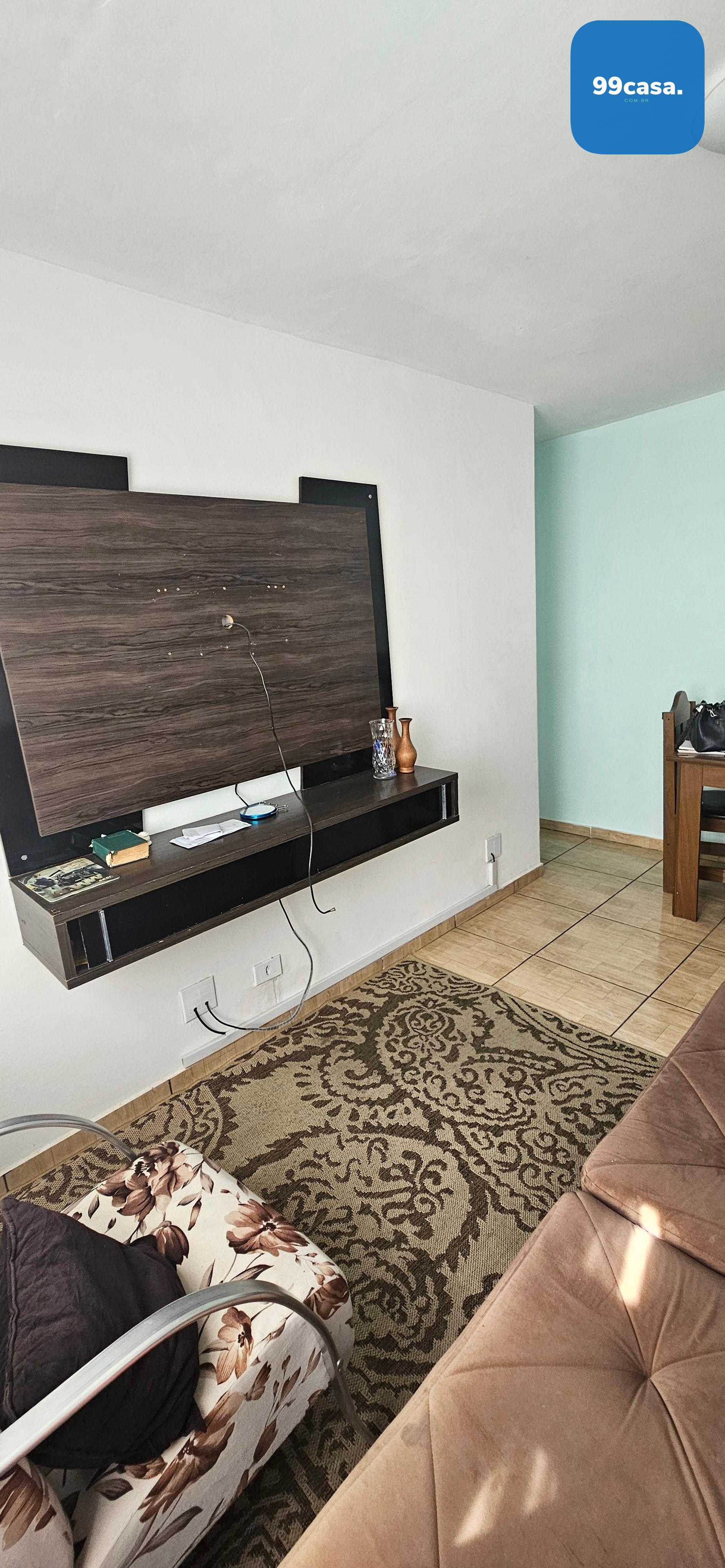 Apto 47 m2- Sta Candida, 02 qtos, 01 vaga, face norte, R  180 mil