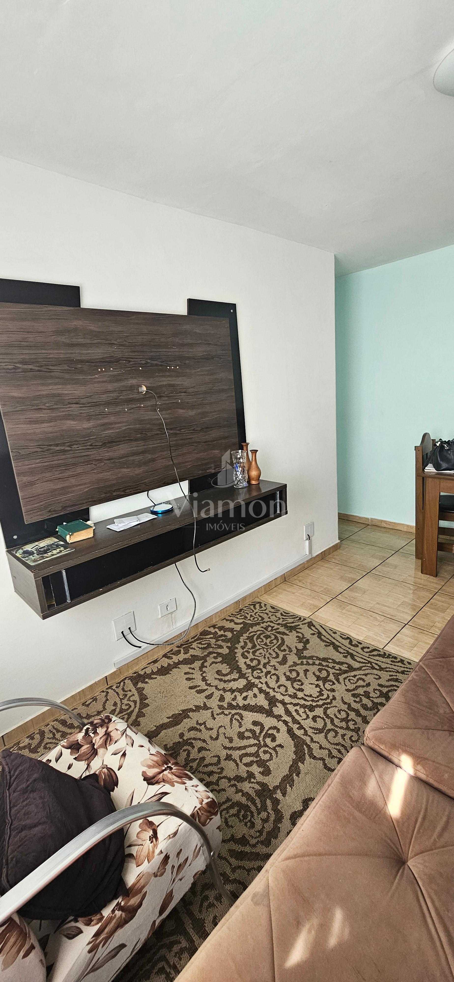 Apto 47 m2- Sta Candida, 02 qtos, 01 vaga, face norte, R  180 mil