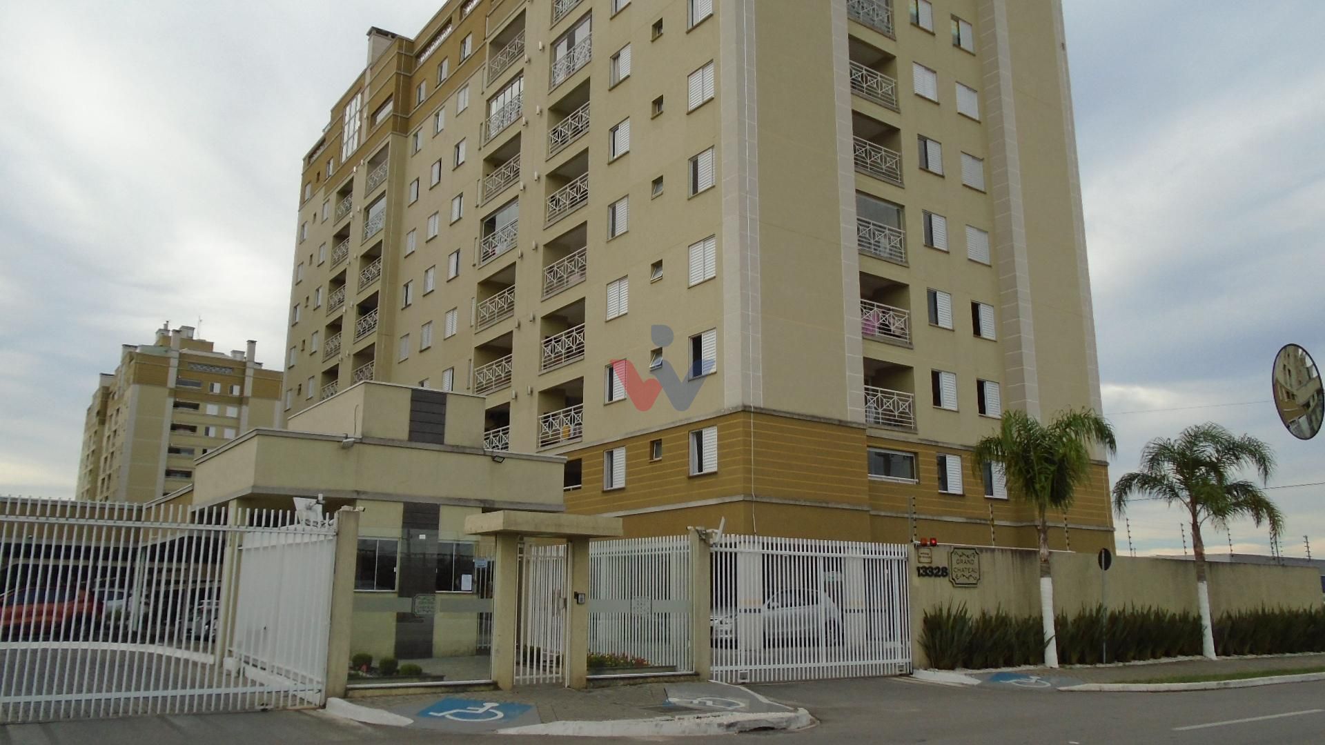 Apto Pinhais- mobiliado, 02 qtos, sacada, 01 vaga R  395 mil