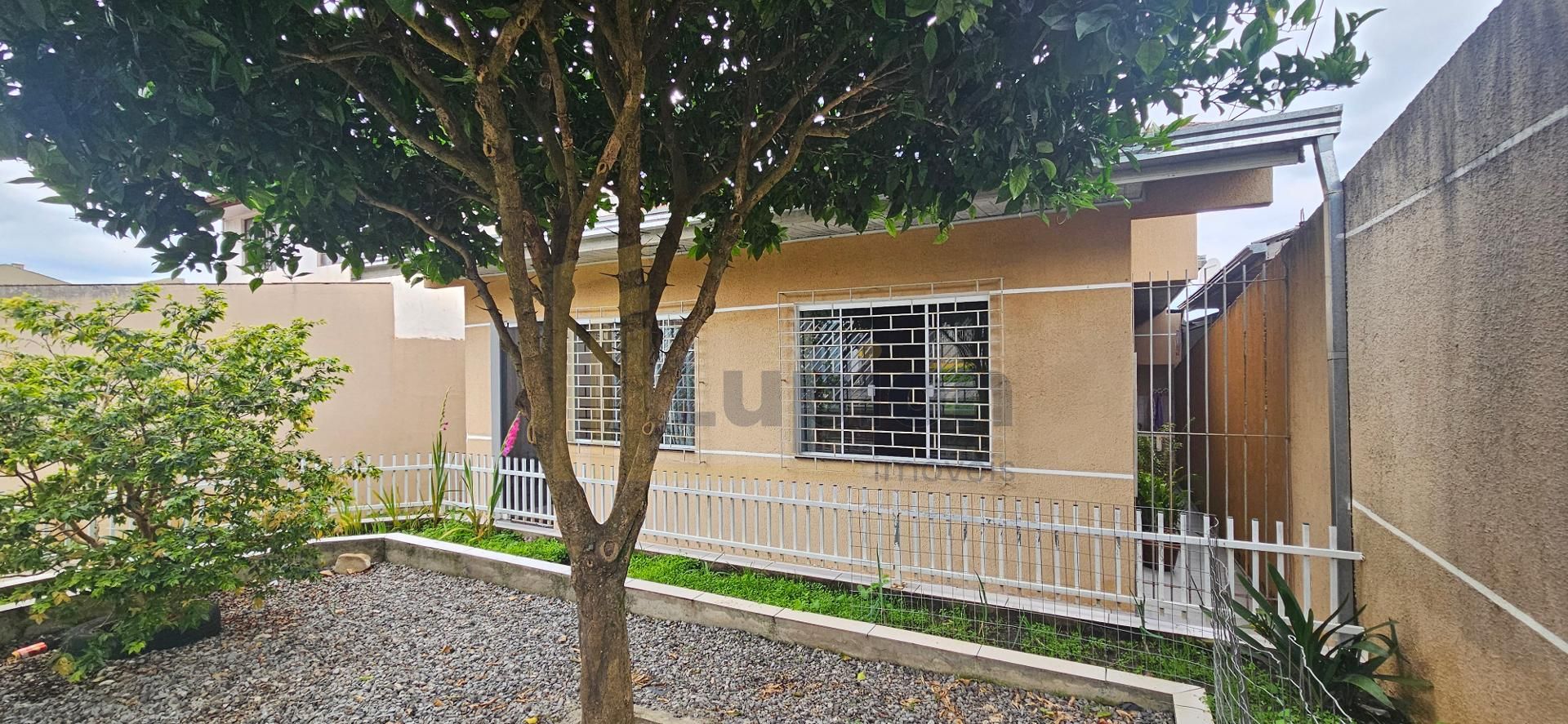 Bairro Alto- Terreno 500 m2,4 casas construídas 200 m2, estuda...