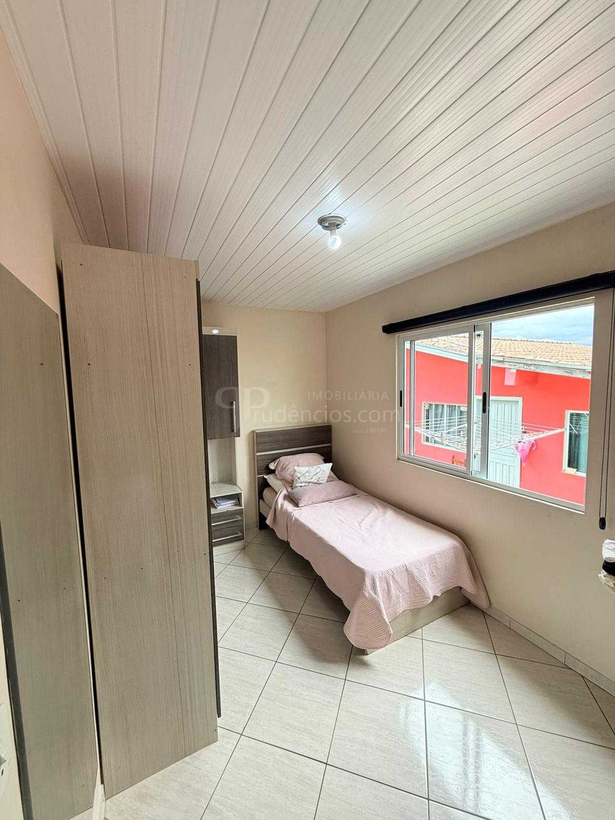 Bairro Alto- Terreno 500 m2,4 casas construídas 200 m2, estuda...