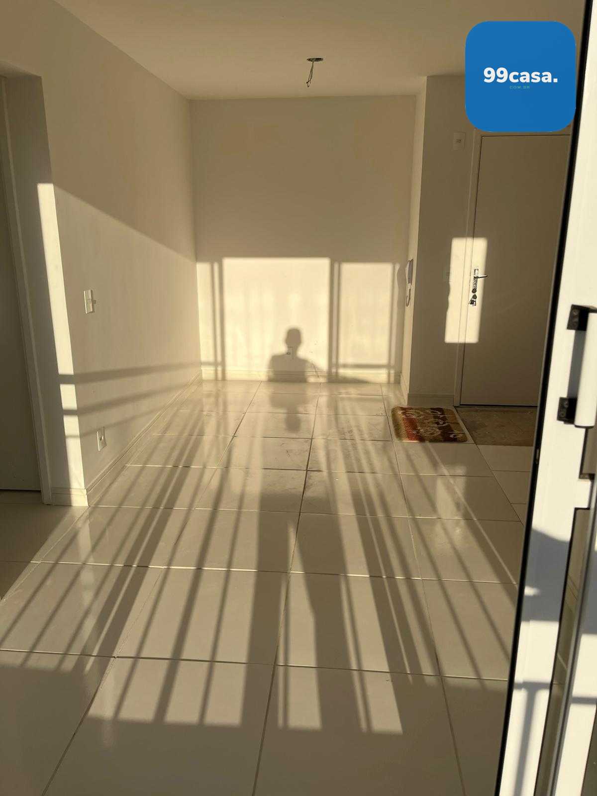 APTO PINHAIS- Cond Graciosa Glub, 02 qtos, vaga coberta, 7  an...