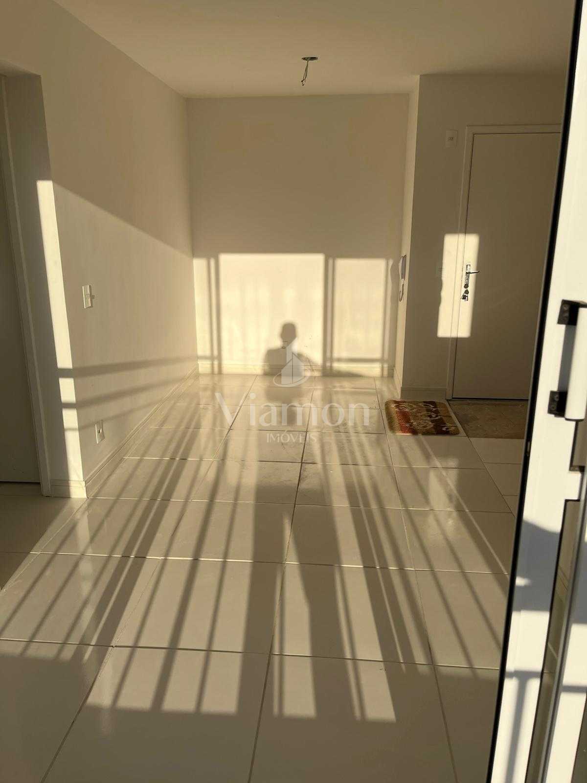 APTO PINHAIS- Cond Graciosa Glub, 02 qtos, vaga coberta, 7  an...