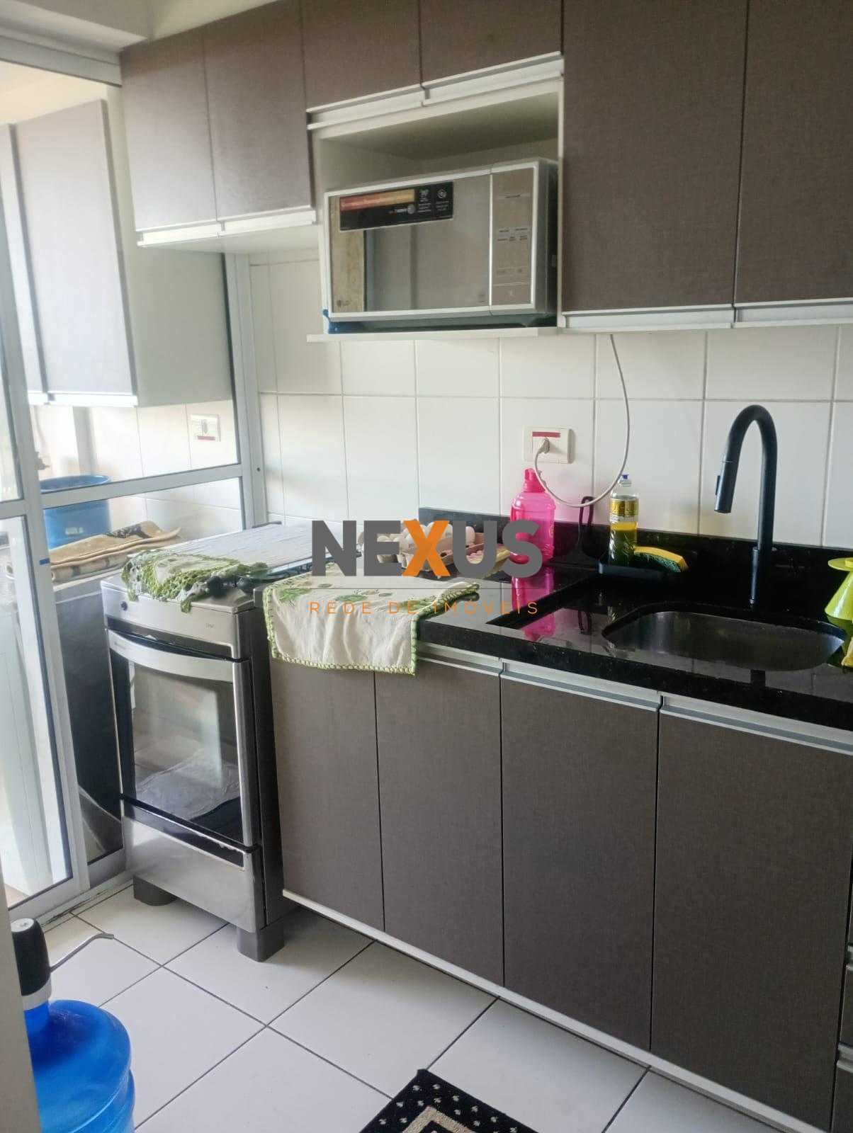 Apto Pinhais- semi mobiliado, 02 qtos, sacada com churrasqueir...