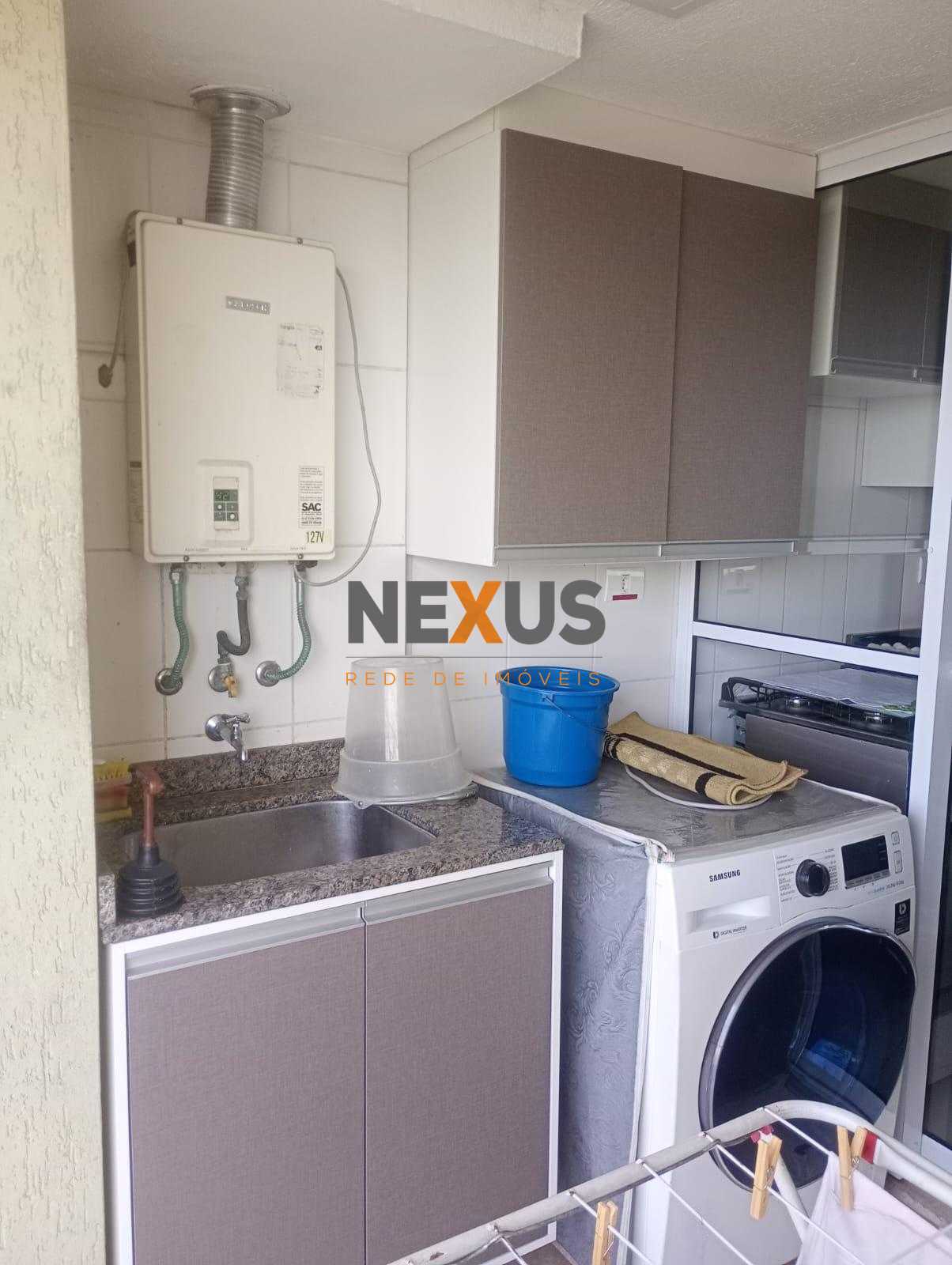 Apto Pinhais- semi mobiliado, 02 qtos, sacada com churrasqueir...