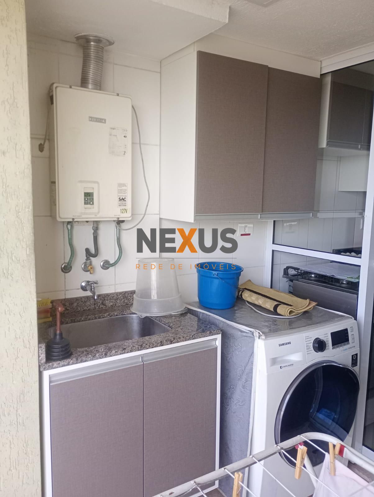 Apto Pinhais- semi mobiliado, 02 qtos, sacada com churrasqueir...