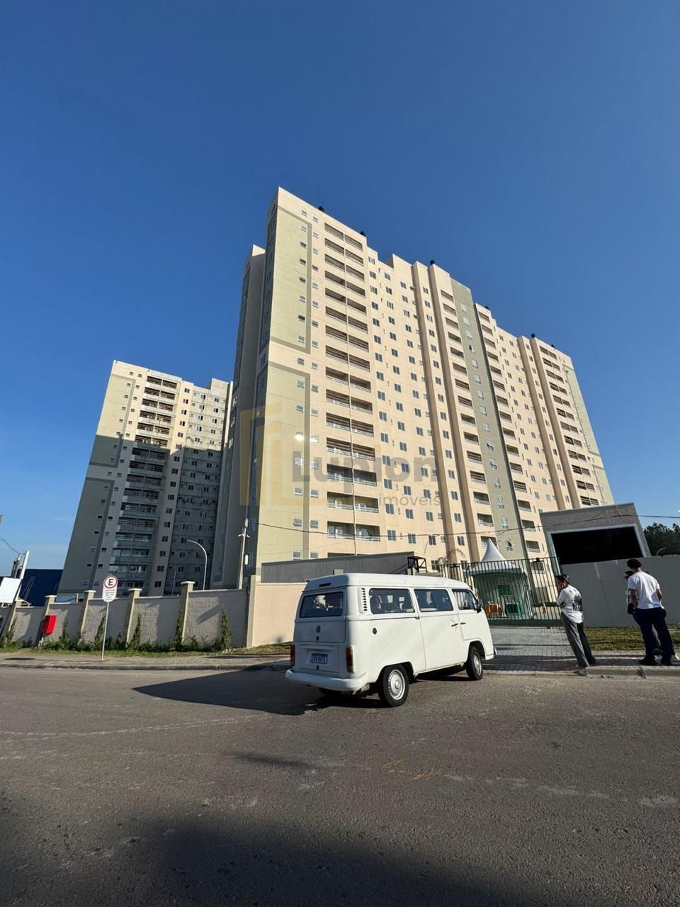 Apto NOVO Bairro Alto - 02 qtos, sacada c  churr, 01 vaga R  4...