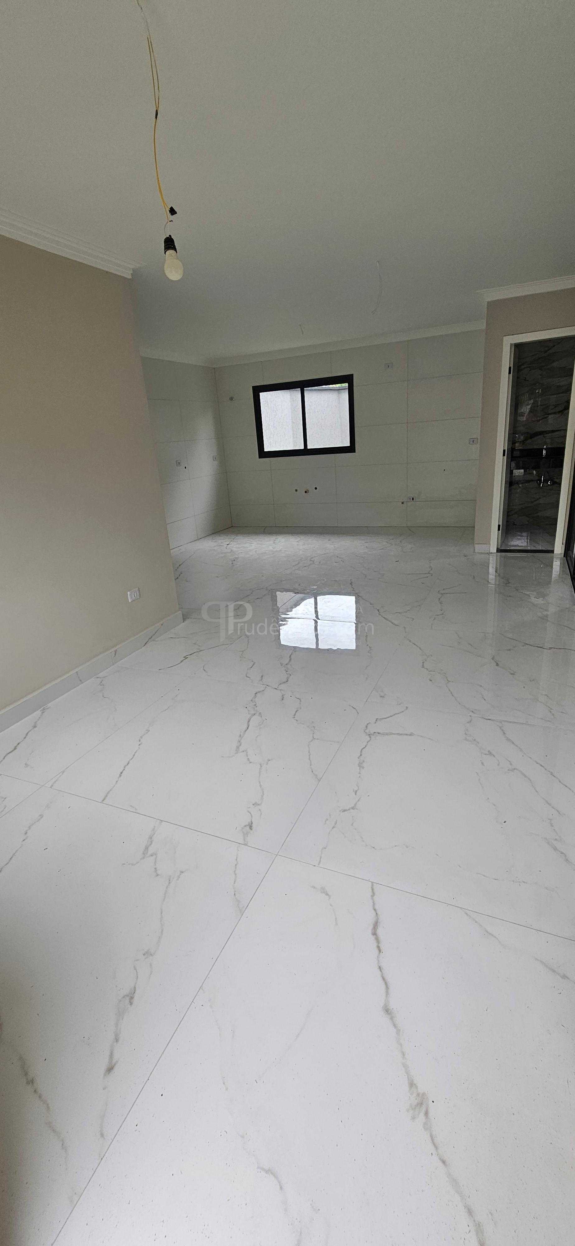 SOBRADOS NOVOS PINHAIS- 138 m2, 03 qtos ste , 02 vagas, R  680...