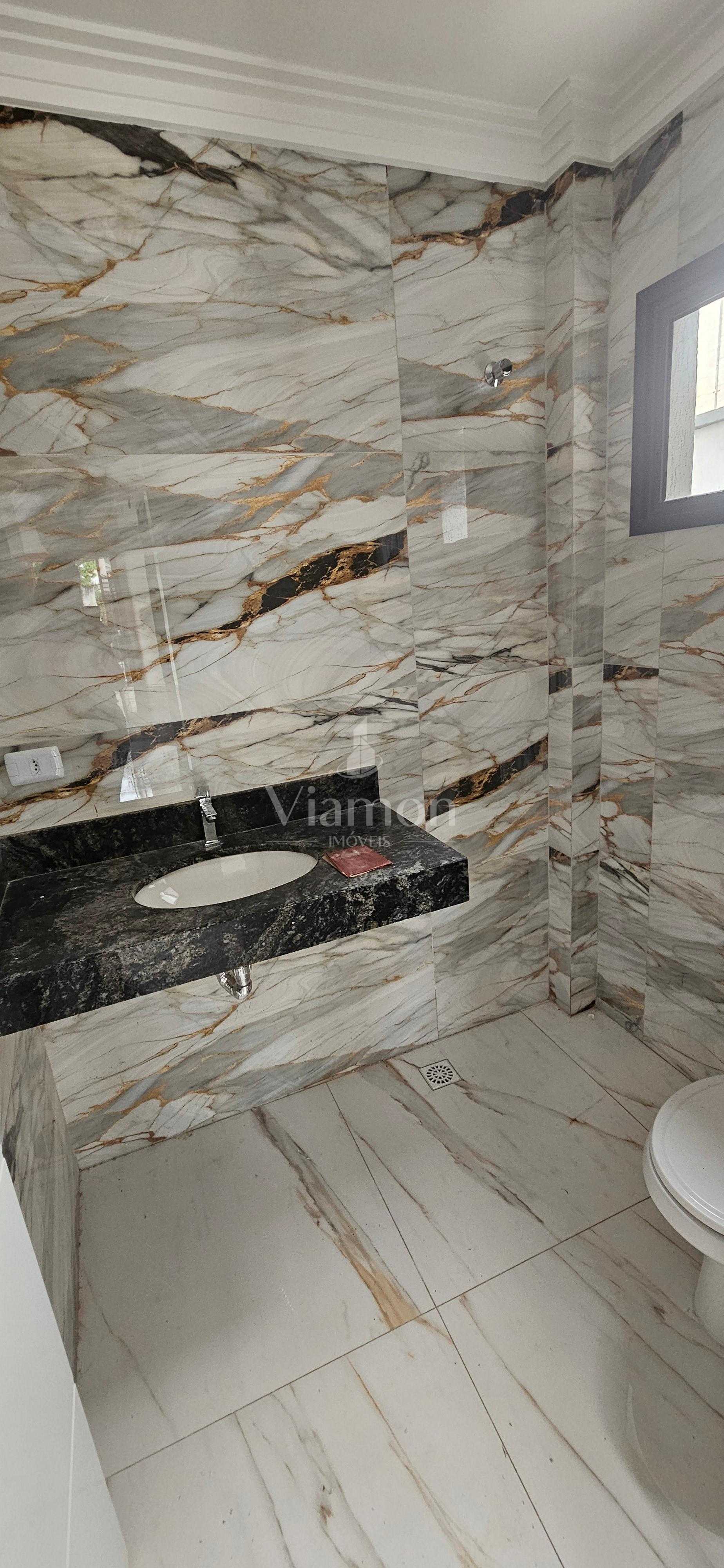 SOBRADOS NOVOS PINHAIS- 138 m2, 03 qtos ste , 02 vagas, R  680...