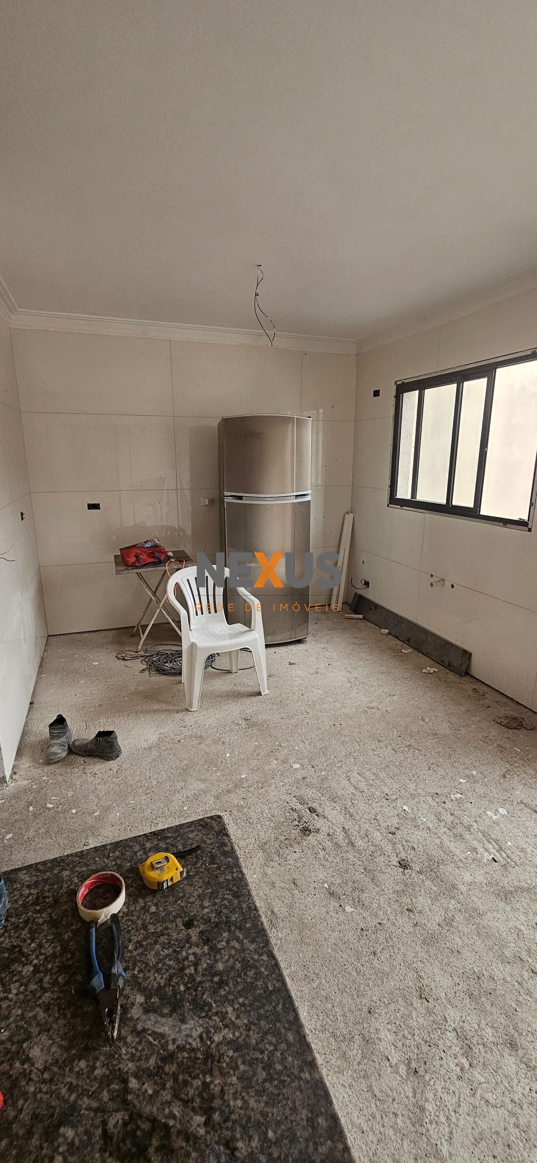 Sobrado Pinhais 174 m2- 03 qtos  ste  02 vagas, R  850 mil