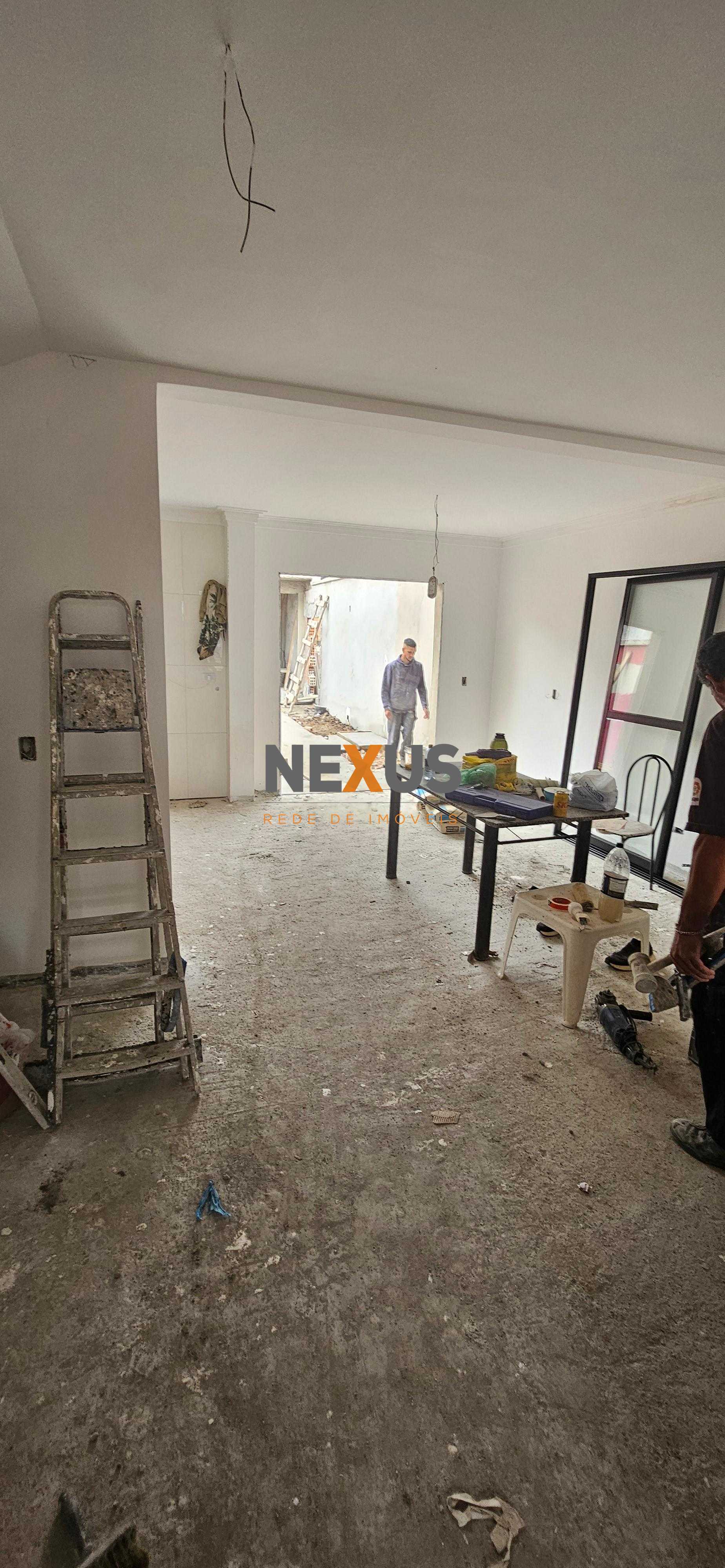 Sobrado Pinhais 174 m2- 03 qtos  ste  02 vagas, R  850 mil