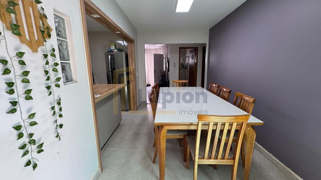 Casa em condomínio, com excelente localização em PINHAIS-PR
