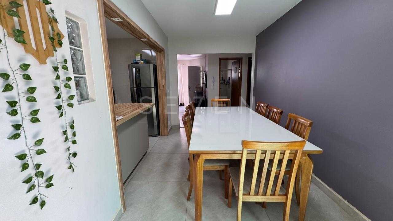 Casa em condomínio, com excelente localização em PINHAIS-PR