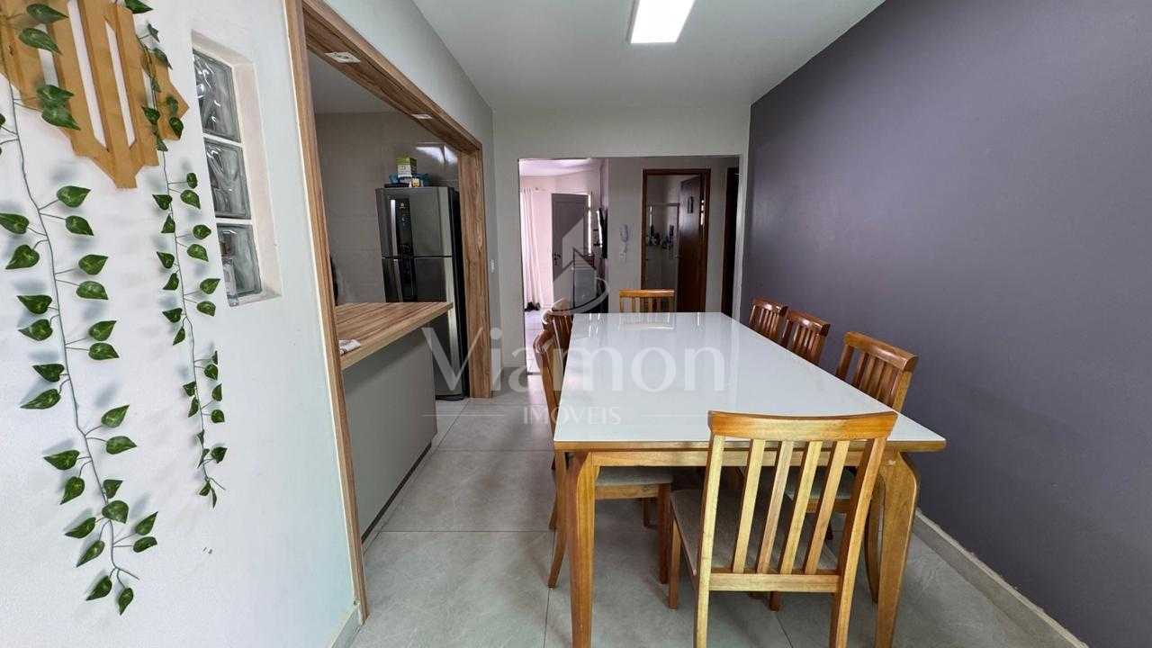 Casa em condomínio, com excelente localização em PINHAIS-PR