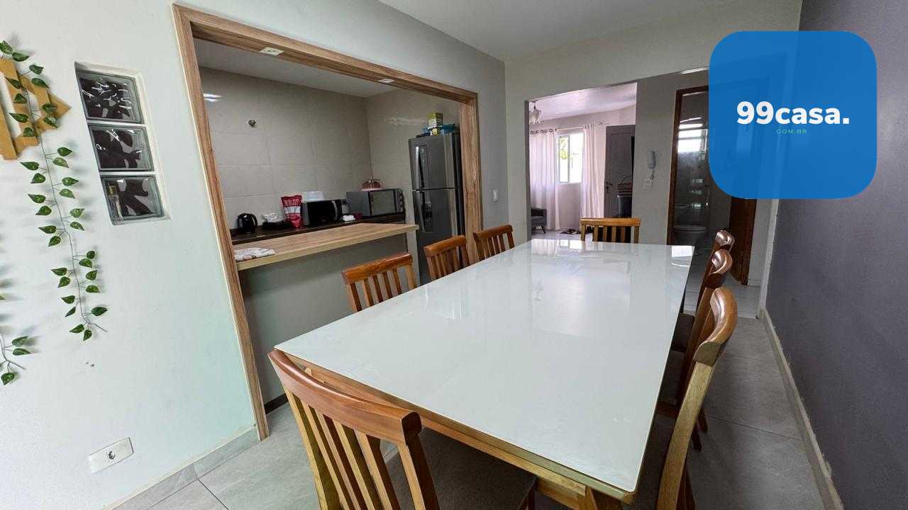 Casa em condomínio, com excelente localização em PINHAIS-PR