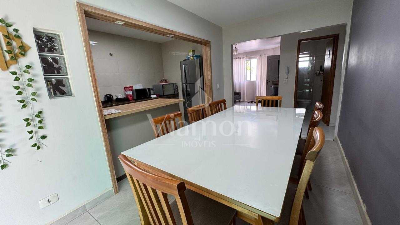 Casa em condomínio, com excelente localização em PINHAIS-PR