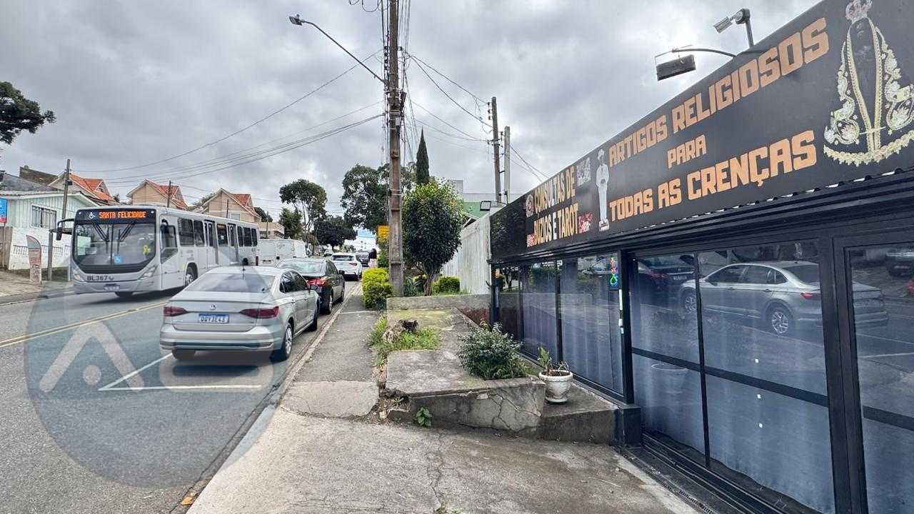 Ponto comercial + residência! Na principal rua do Bairro Alto!