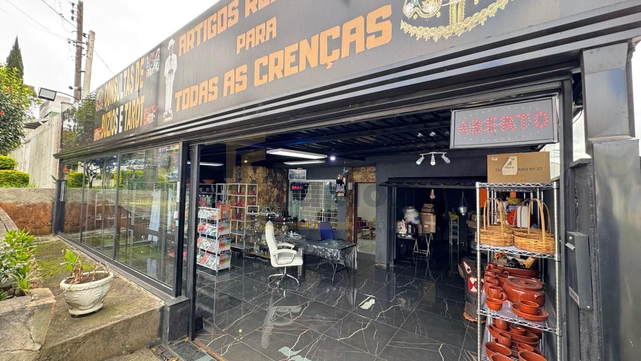 Ponto comercial + residência! Na principal rua do Bairro Alto!