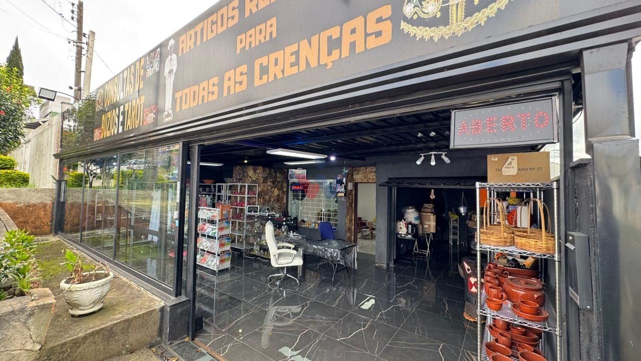 Ponto comercial + residência! Na principal rua do Bairro Alto!