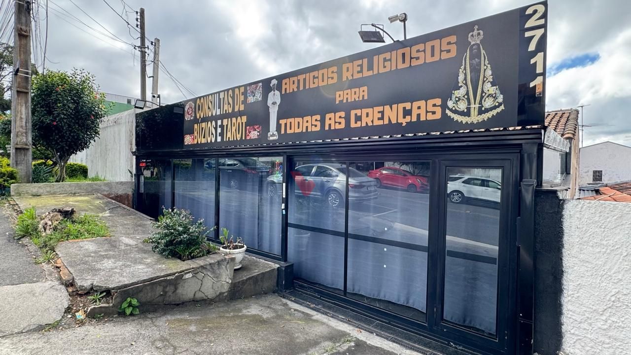 Ponto comercial + residência! Na principal rua do Bairro Alto!