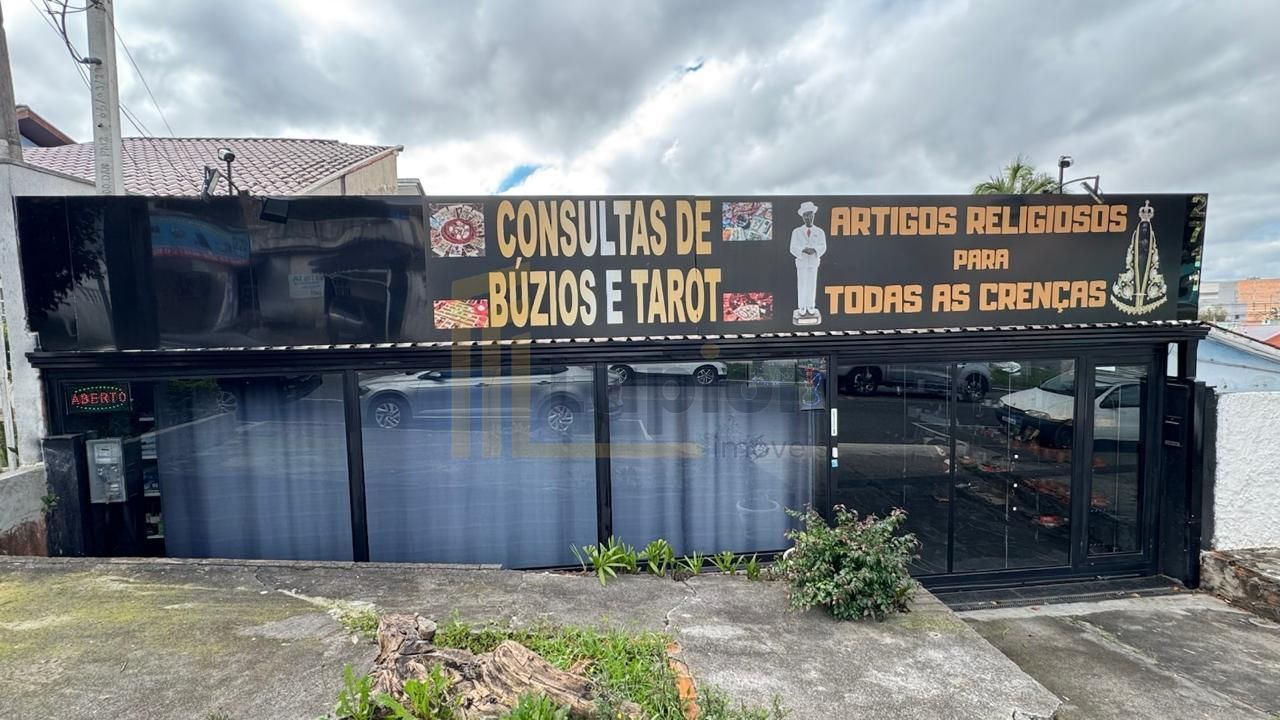 Ponto comercial + residência! Na principal rua do Bairro Alto!