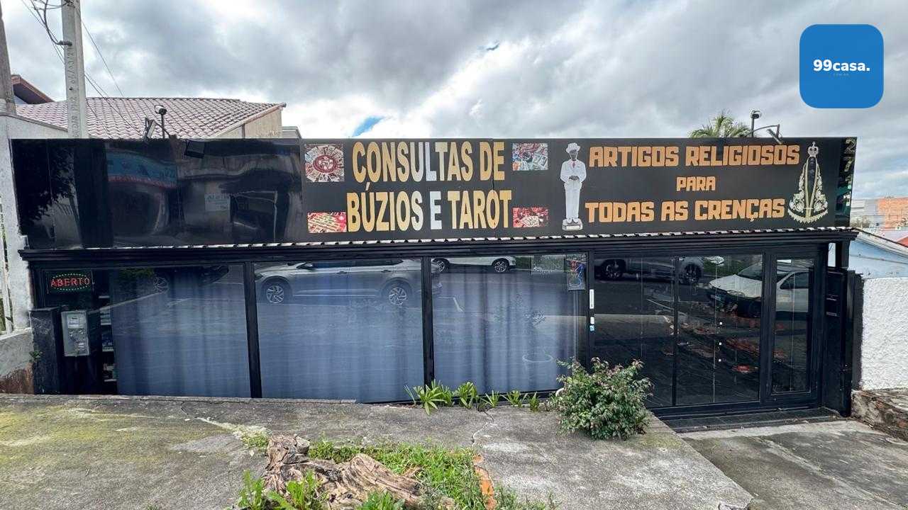 Ponto comercial + residência! Na principal rua do Bairro Alto!