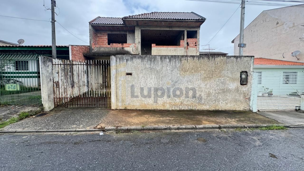 Sobrado com grande potencial no NOVO MUNDO!