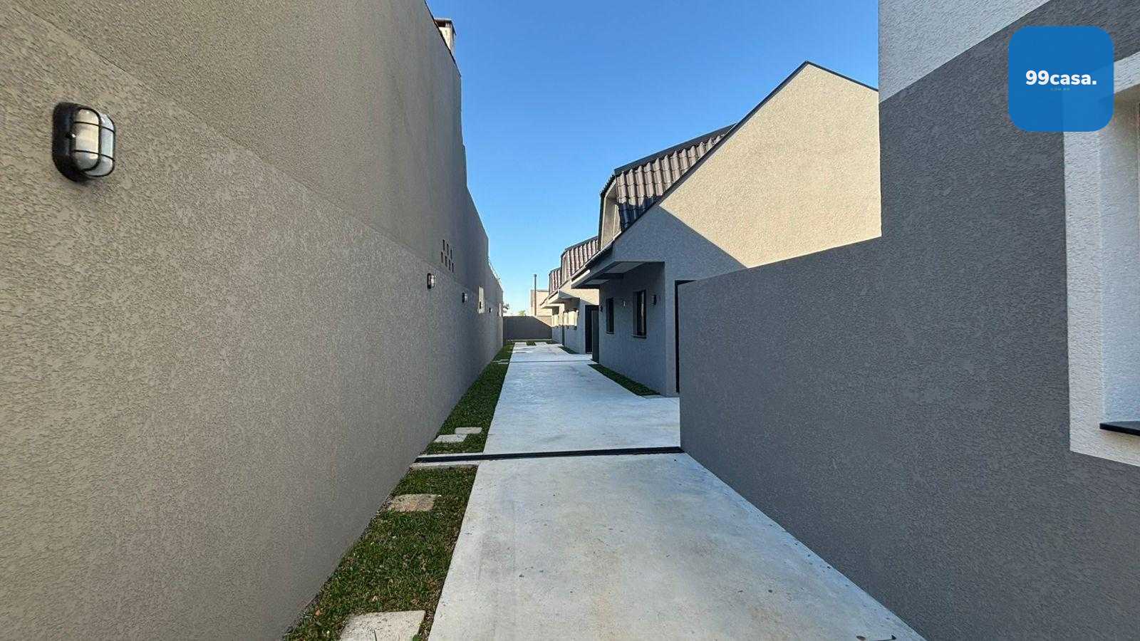 Casa em Condomínio! Bairro Alto 76m² Òtimo Padrão De Construção!