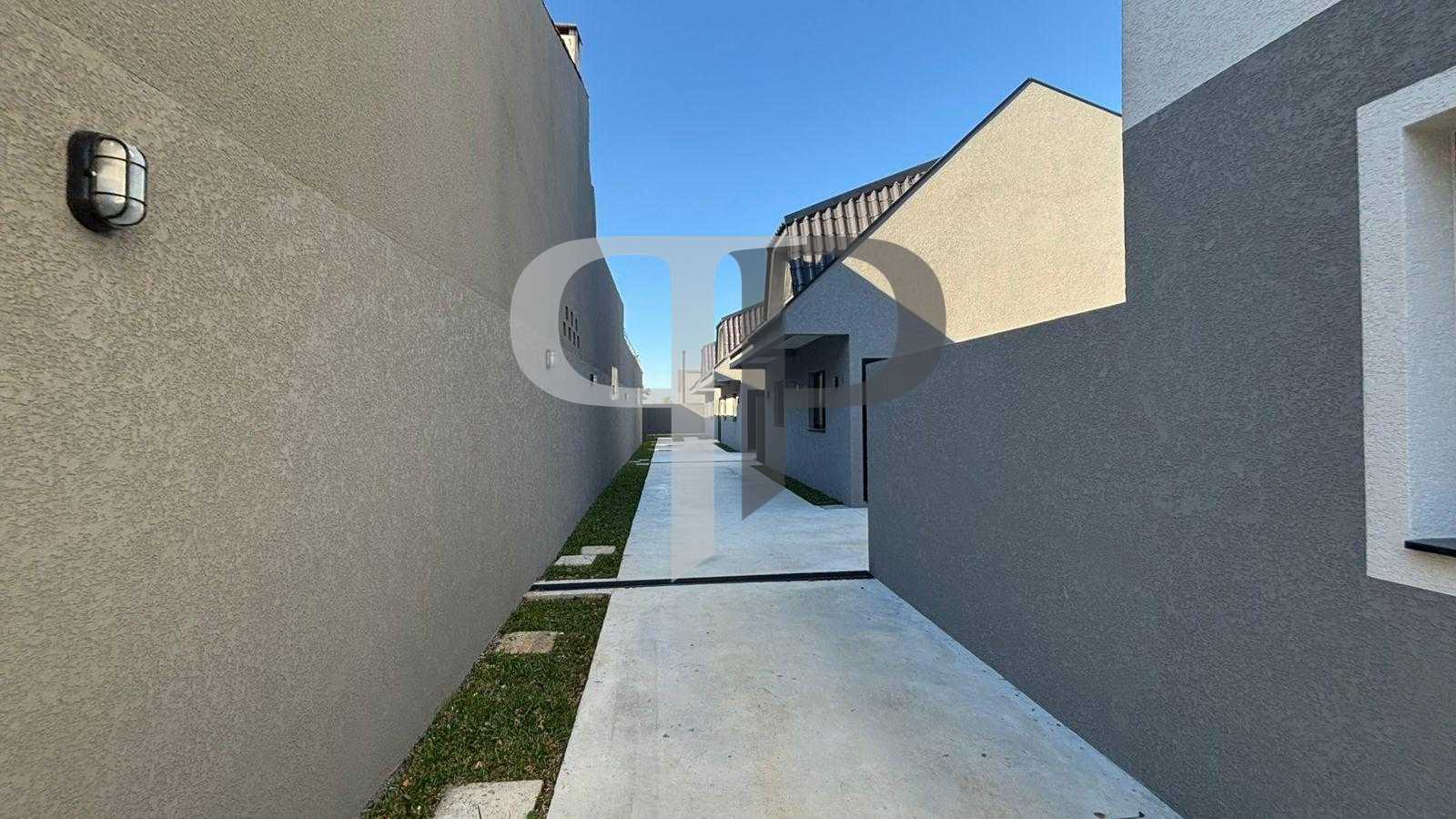 Casa em Condomínio! Bairro Alto 76m² Òtimo Padrão De Construção!