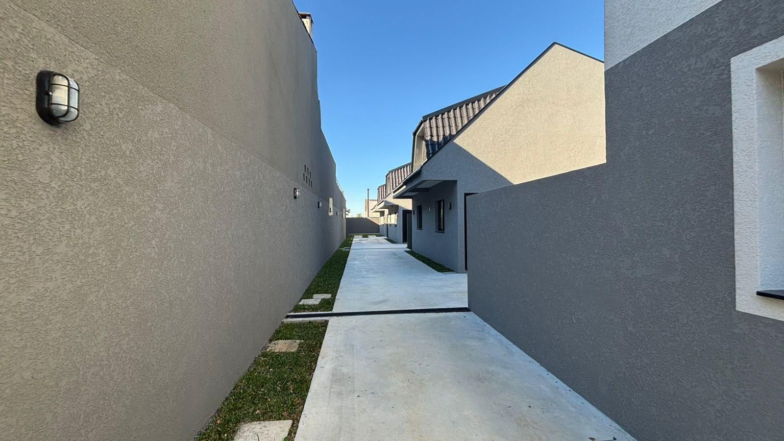 Casa em Condomínio! Bairro Alto 76m² Òtimo Padrão De Construção!