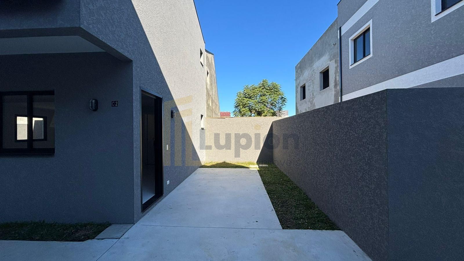 Casa em Condomínio! Bairro Alto 76m² Òtimo Padrão De Construção!