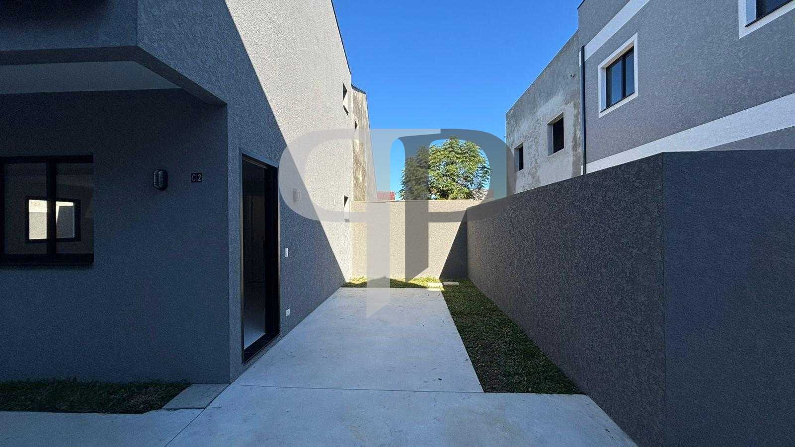 Casa em Condomínio! Bairro Alto 76m² Òtimo Padrão De Construção!