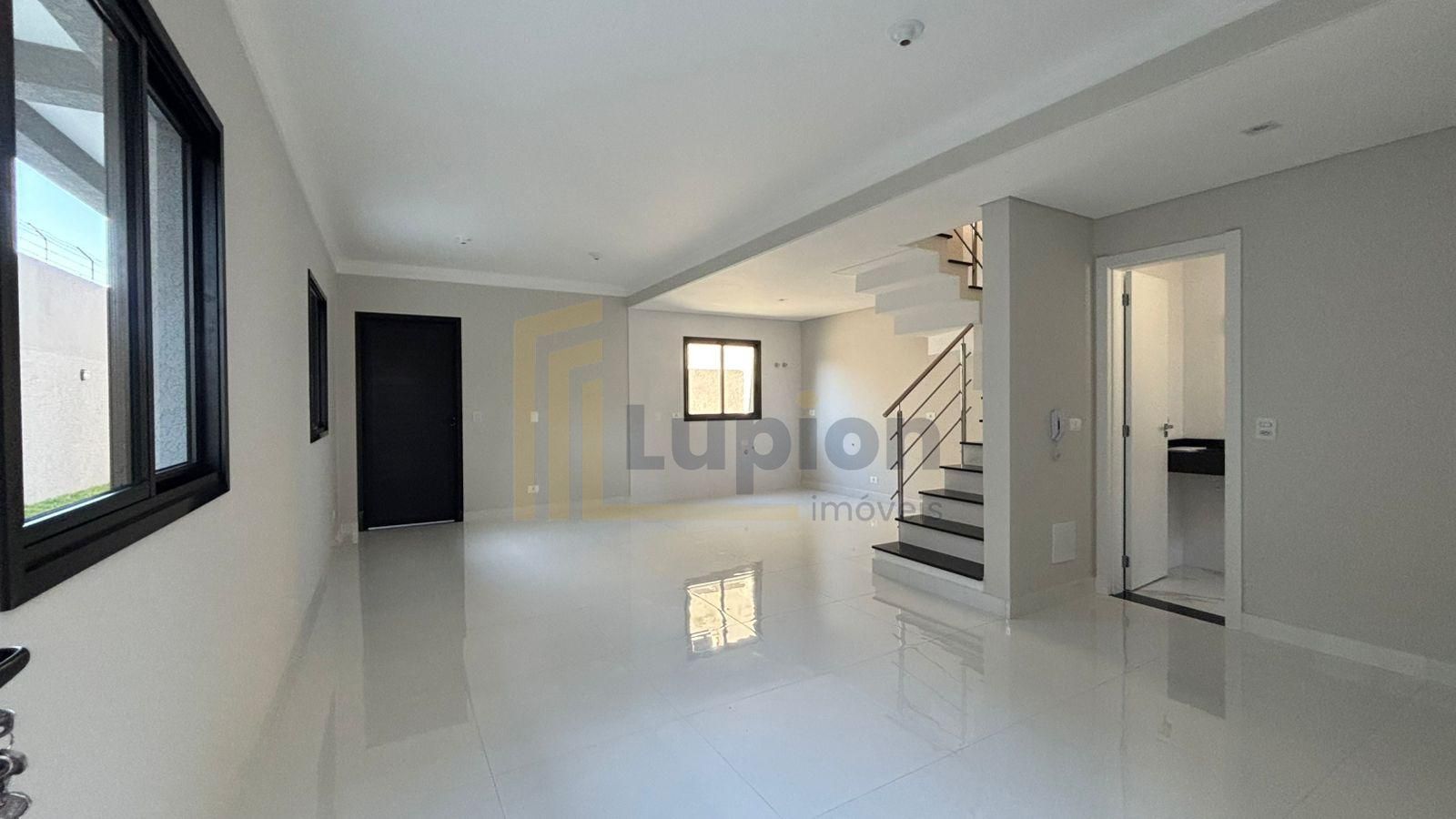 Casa em Condomínio! Bairro Alto 76m² Òtimo Padrão De Construção!
