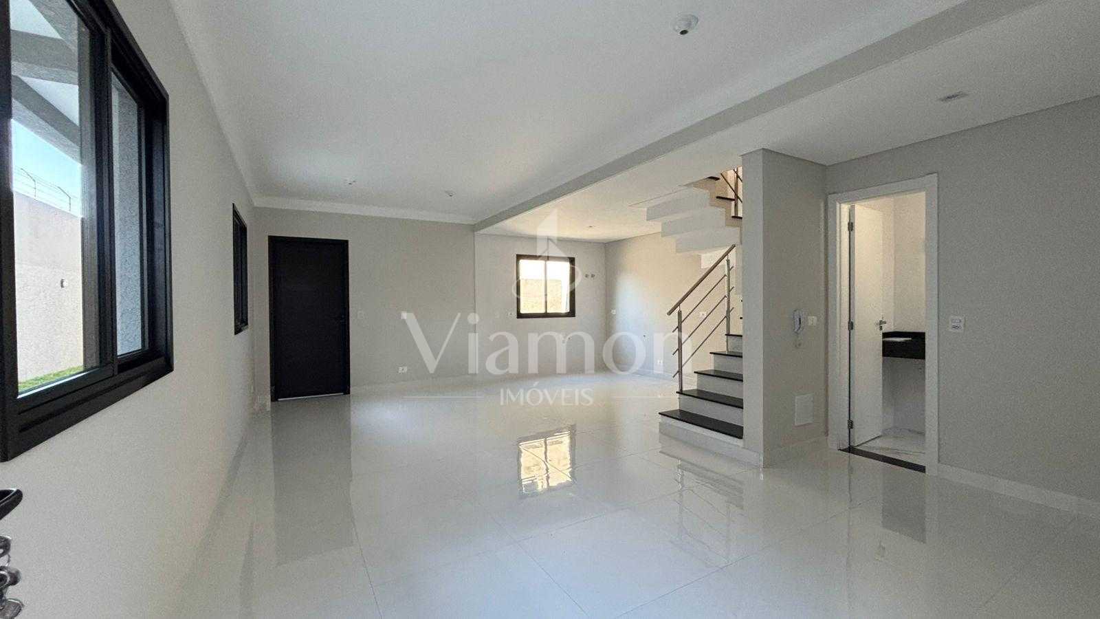 Casa em Condomínio! Bairro Alto 76m² Òtimo Padrão De Construção!