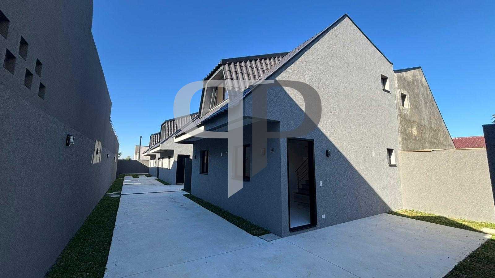 Casa em Condomínio! Bairro Alto 76m² Òtimo Padrão De Construção!