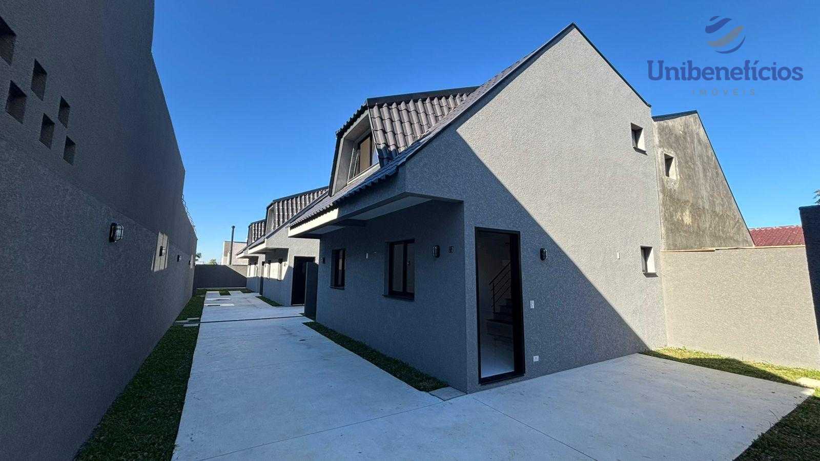 Casa em Condomínio! Bairro Alto 76m² Òtimo Padrão De Construção!