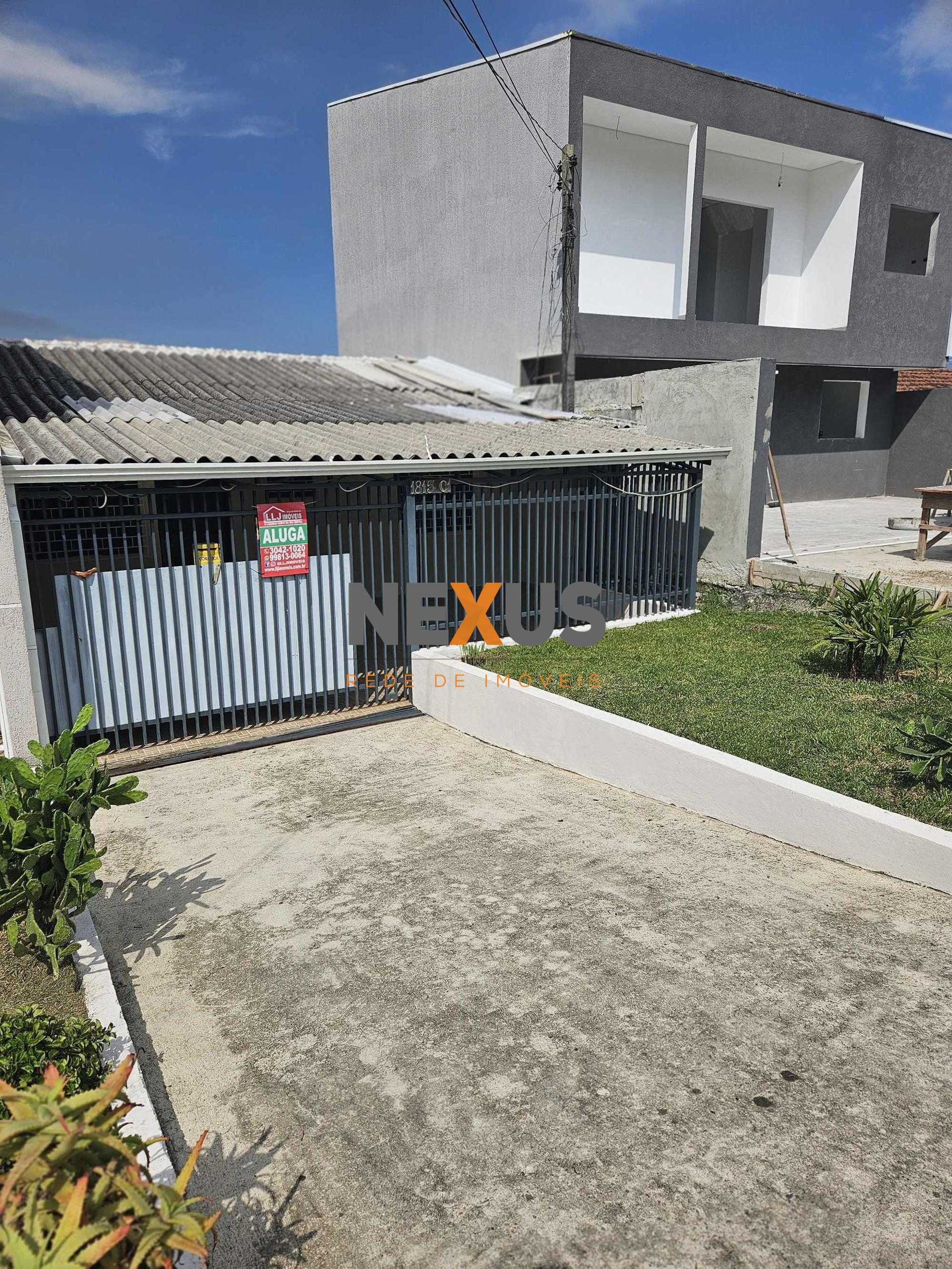 Casa térrea 50 m2, 02 qtos, 02 vagas, frete pça da liberdade