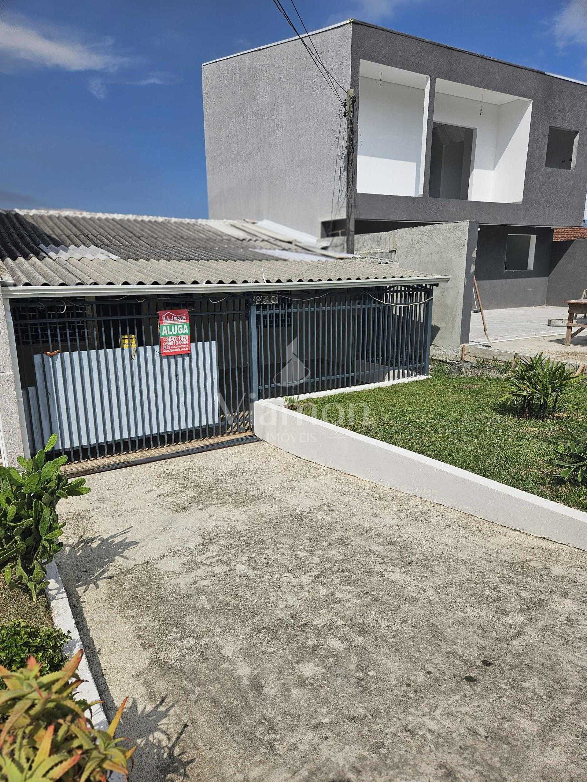 Casa térrea 50 m2, 02 qtos, 02 vagas, frete pça da liberdade