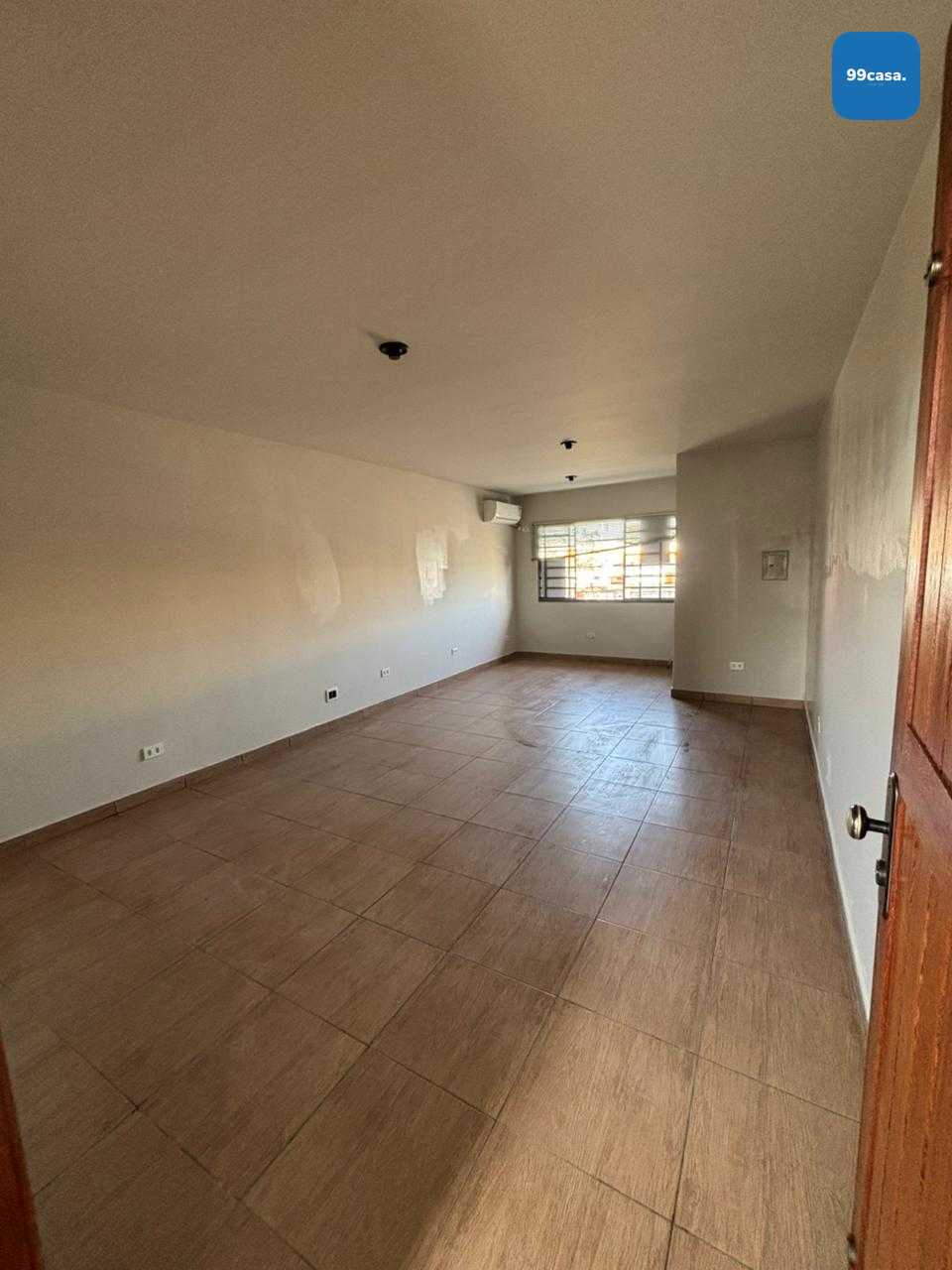 Sala comercial Novo Mundo 30 m2, rua principal e comercial R$ ...