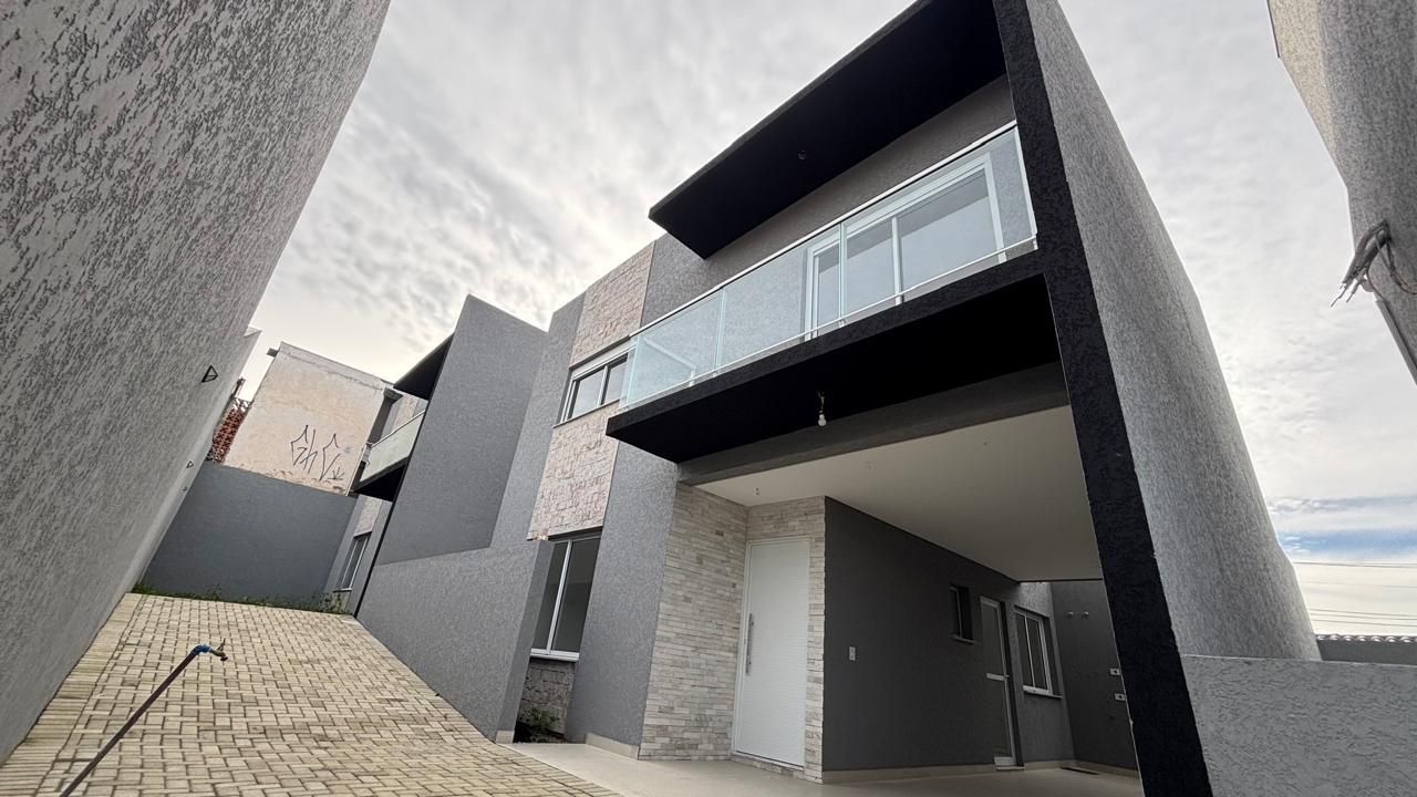 Triplex de Alto Padrão em condomínio no Santa Cândida! Excelen...