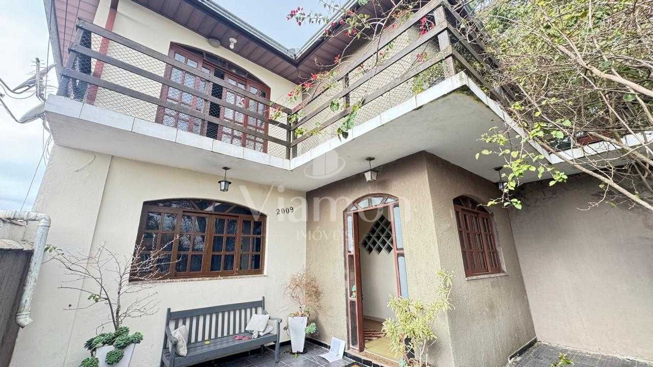 Sobrado de esquina c/ aproximadamente 500 m², excelente para i...