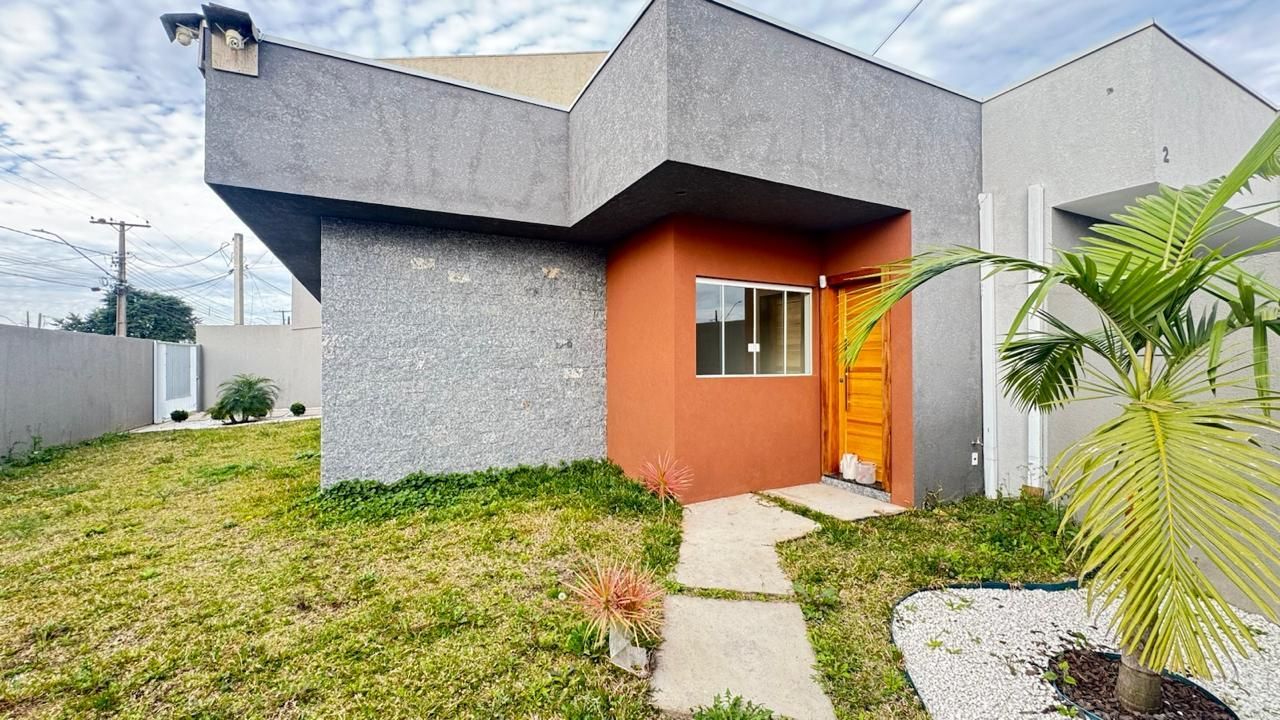 Casa moderna, em terreno de esquina pronto para morar!!!